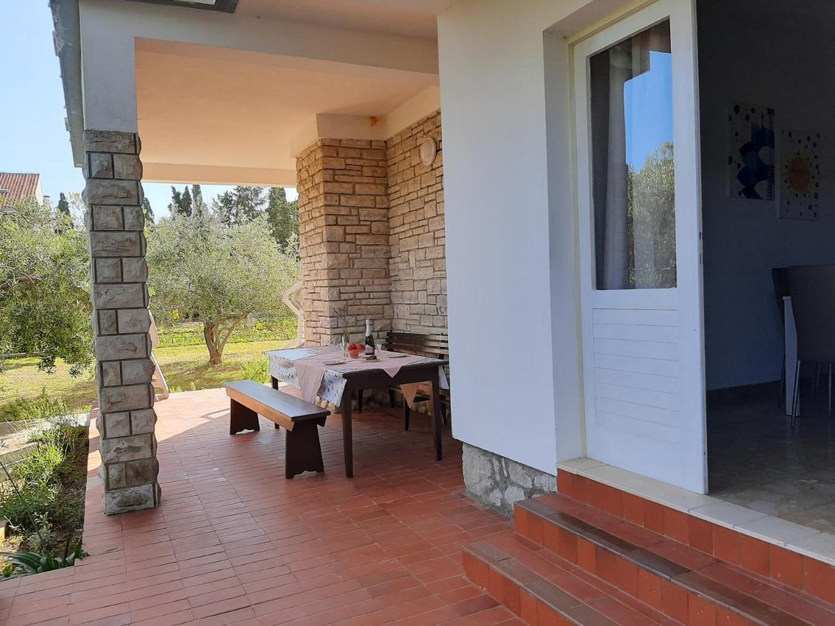 Family House Rebeka Apartment Ugljan Luaran gambar
