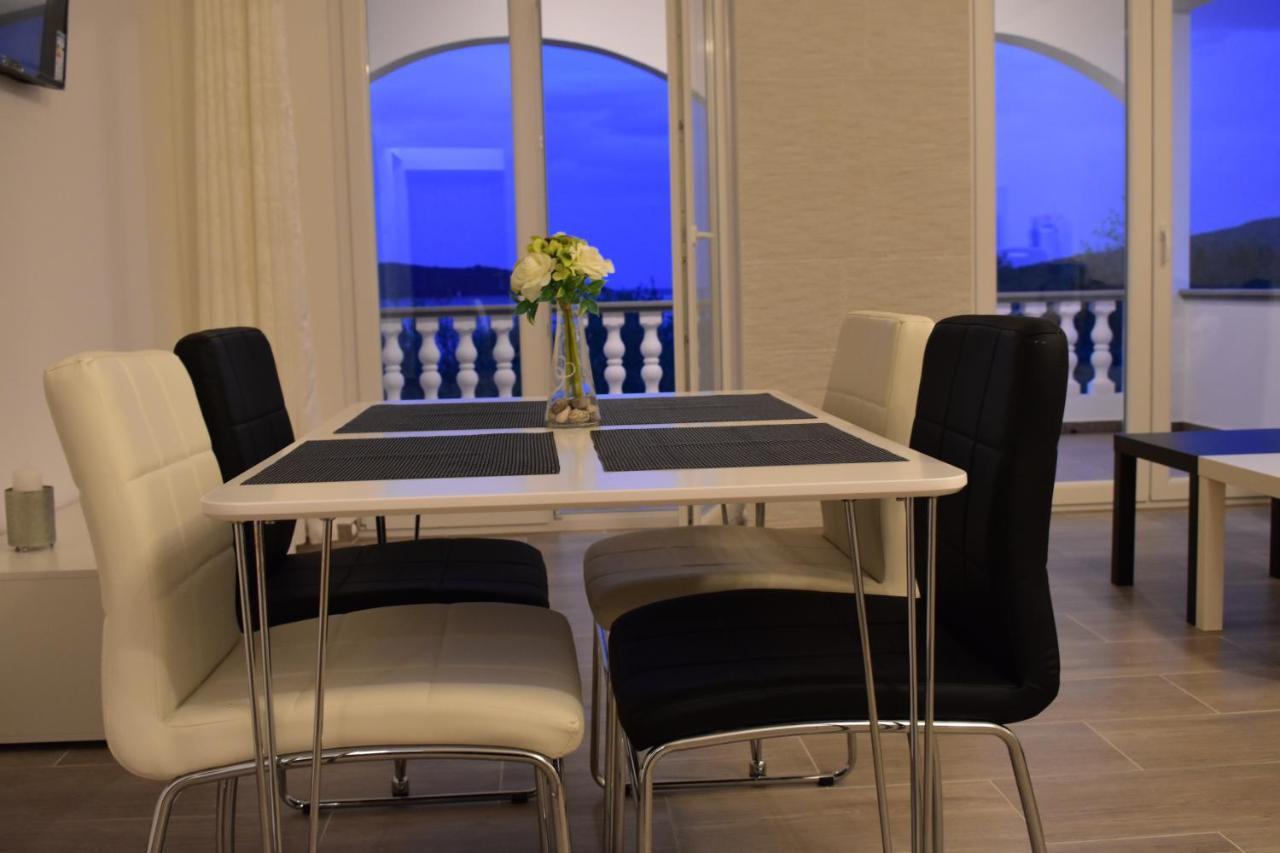 Family House Rebeka Apartment Ugljan Luaran gambar