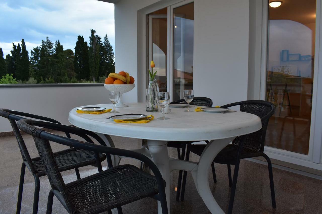 Family House Rebeka Apartment Ugljan Luaran gambar