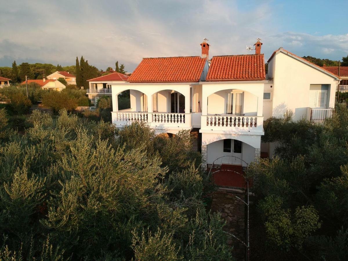 Family House Rebeka Apartment Ugljan Luaran gambar